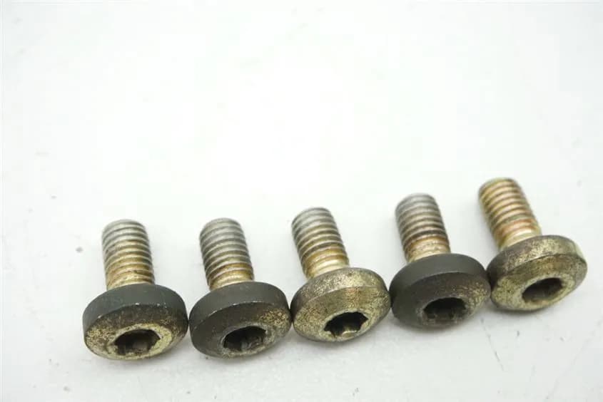 YAMAHA YBR 125 RE05 SCHRAUBEN BREMSSCHEIBE VORN SCREWS
