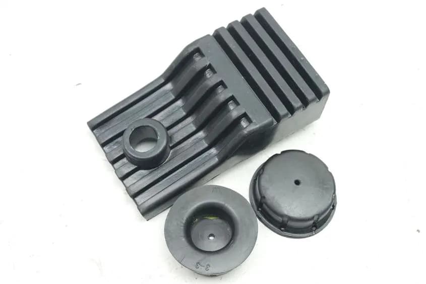 YAMAHA YBR 125 RE05 GUMMIS TANK HALTER AUFLAGE