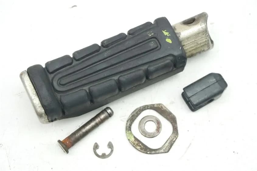 YAMAHA YBR 125 RE05 FUßRASTE SOZIUS LINKS FOOTREST