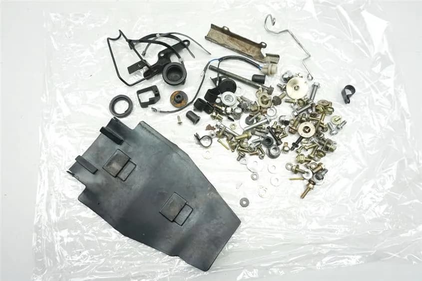 YAMAHA YBR 125 RE05 SCHRAUBEN & KLEINTEILE