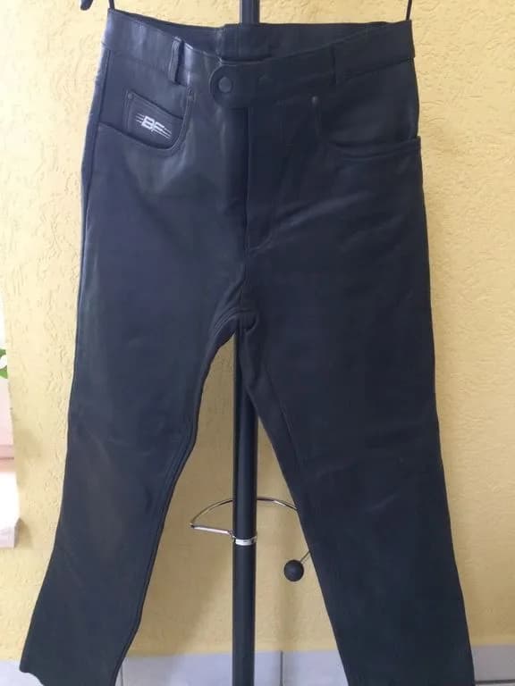 MOTORRADHOSE - LEDERHOSE - NEUWERTIG - GRÖßE 50