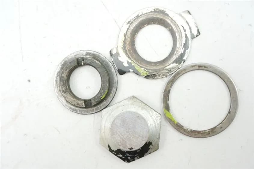 CAGIVA ROADSTER 125 MUTTER LENKKOPF GABELBRÜCKE SICHERUNG