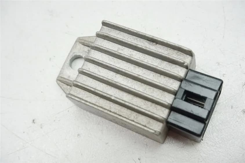 KYMCO NEXXON 50 CK50Q-B LADEREGLER REGLER GLEICHRICHTER