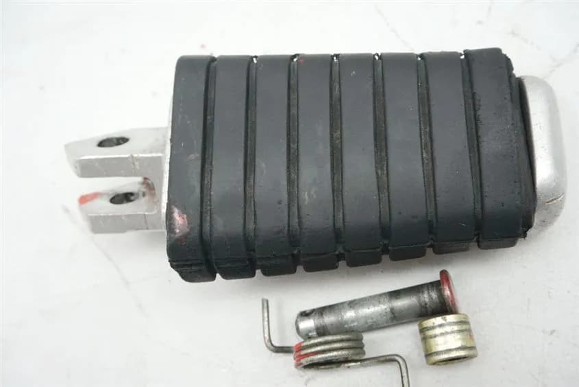 YAMAHA XV 1100 3LP VIRAGO FUßRASTE FAHRER RECHTS FOOTREST