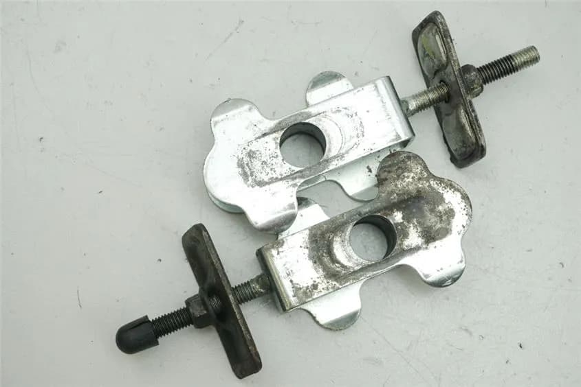 SUZUKI GS 500 E GM51B KETTENSPANNER SCHWINGE