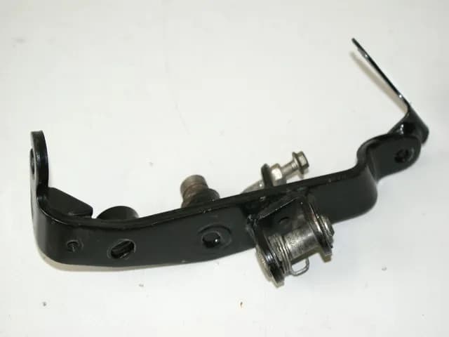 KAWASAKI BN 125 A ELIMINATOR FUßRASTENTRÄGER FAHRER RE