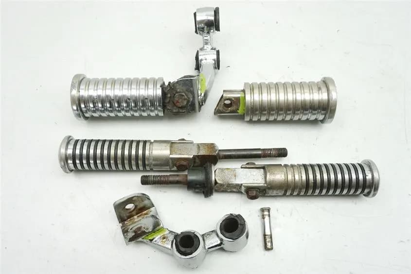 KAWASAKI KZ 750 B FUßRASTE FAHRER & SOZIUS HALTER FUßRASTENTRÄGER - ZUBEHÖR