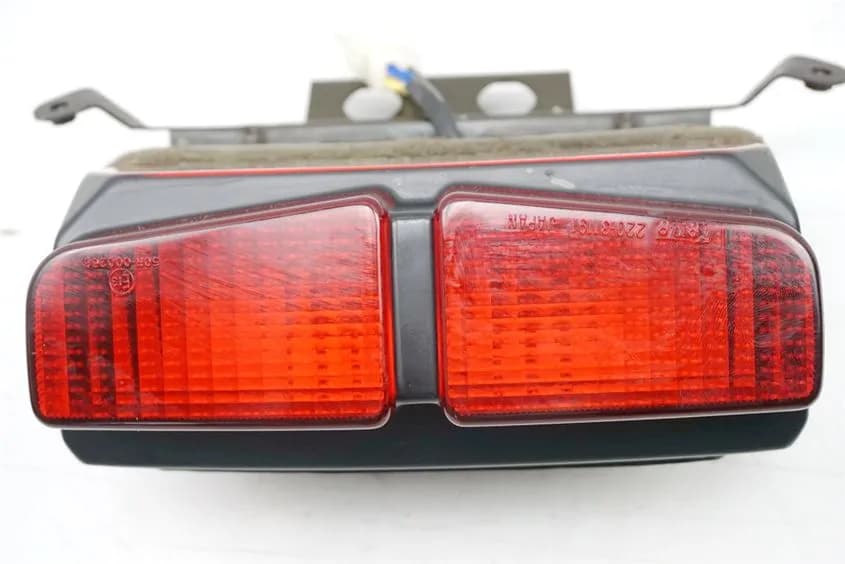 YAMAHA FZS 600 RJ02 FAZER RÜCKLICHT TAIL LIGHT REAR LAMPE