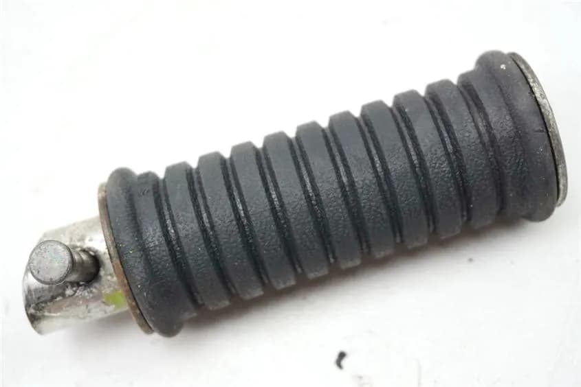 SUZUKI RG 80 GAMMA NC11A FUßRASTE SOZIUS RECHTS FOOTREST