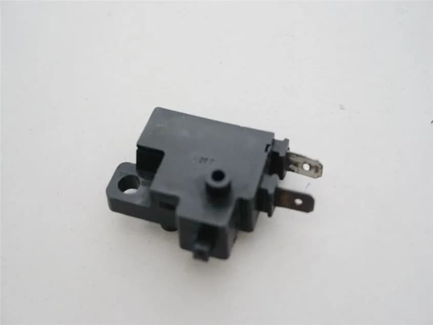 SUZUKI VLR 1800 T WVCT C 1800 R BREMSLICHTSCHALTER VORN