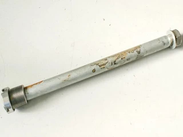 HONDA CBR 600 RR PC40 SCHWINGACHSE ACHSE SCHWINGE