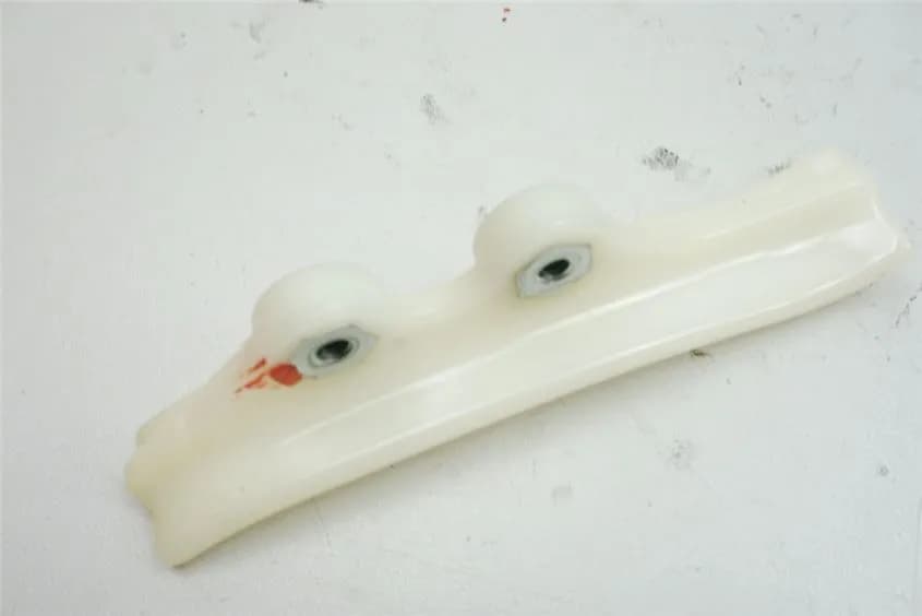 YAMAHA TDM 900 RN08 KETTENFÜHRUNG VORN ABDECKUNG COVER KETTENSCHLEIFER