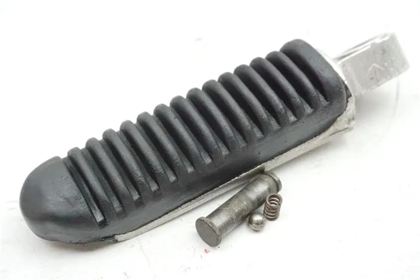 SUZUKI GSXF 600 GN72AB FUßRASTE SOZIUS LINKS FOOTREST