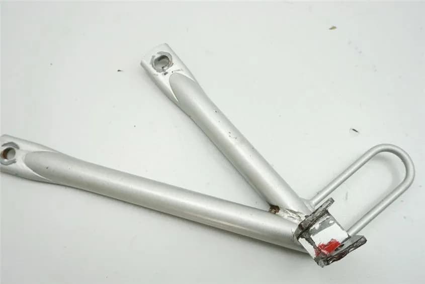 KYMCO STRYKER AF 125 FUßRASTENTRÄGER SOZIUS LINKS HALTER FUßRASTE