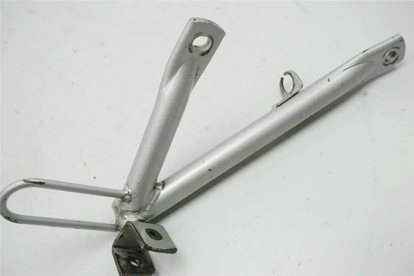 KYMCO STRYKER AF 125 FUßRASTENTRÄGER SOZIUS RECHTS HALTER FUßRASTE