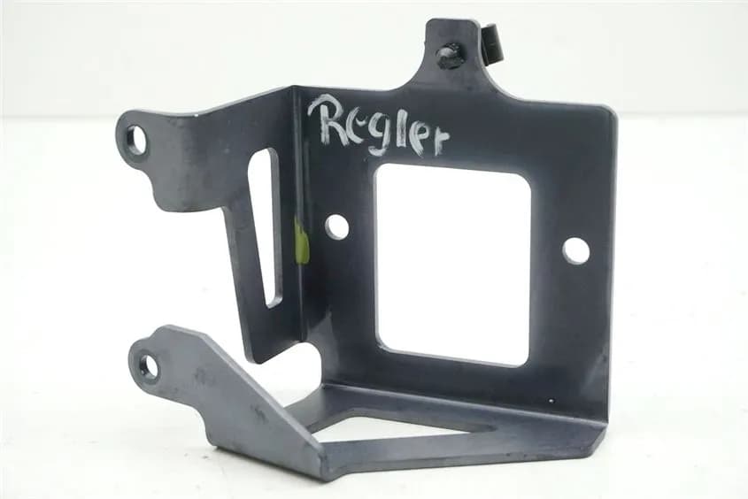 TRIUMPH STREET TRIPLE R 675 ABS L67LR HALTERUNG REGLER TRÄGER LADEREGLER HALTER