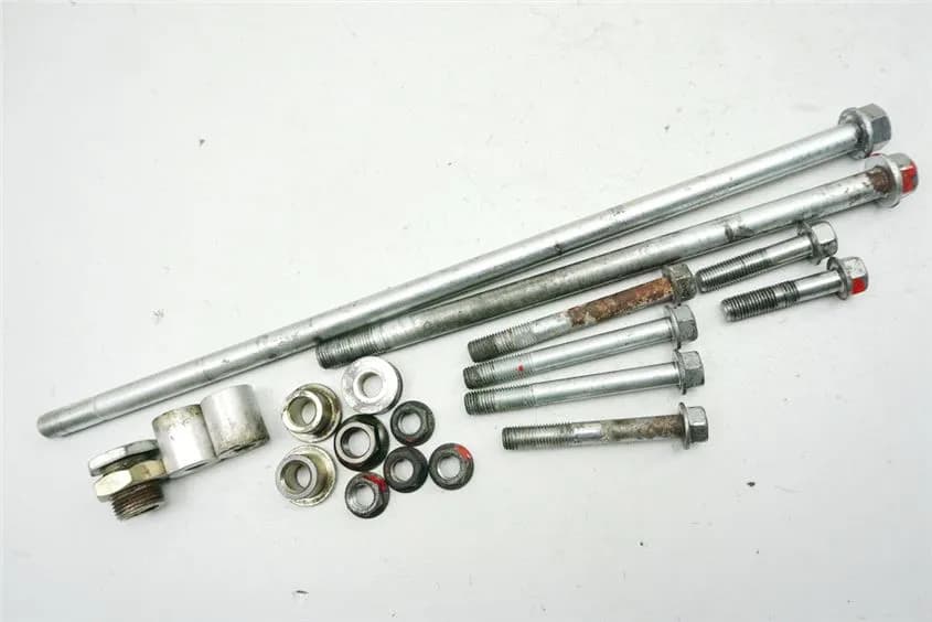 HONDA CBR 1000 SC24 HALTERUNG MOTOR ACHSE BOLZEN MOTORHALTER