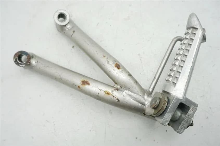 SUZUKI RF 600 GN76B FUßRASTENANLAGE SOZIUS LINKS HALTER FUßRASTE