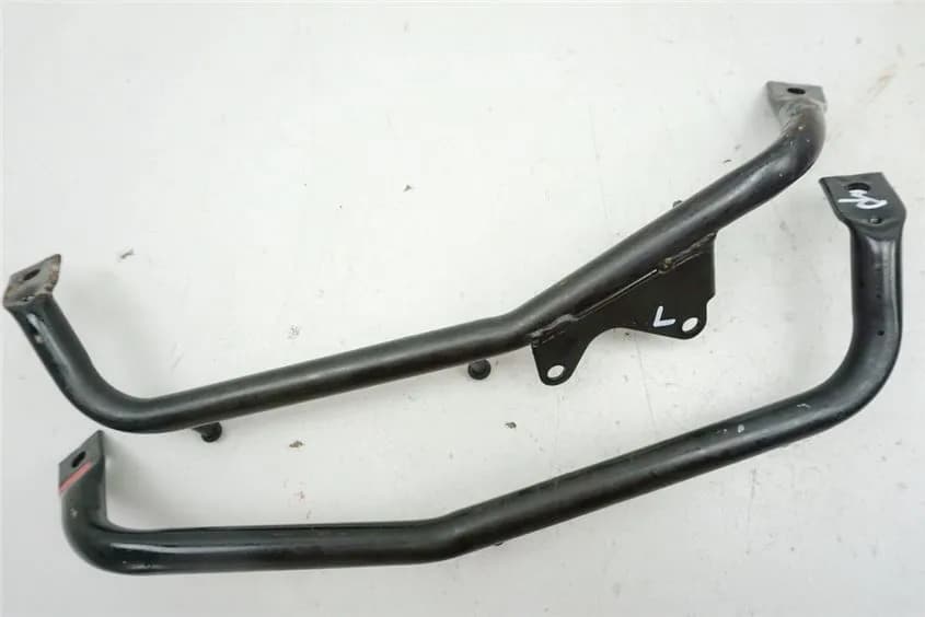 SUZUKI RF 600 GN76B HALTERUNG TRÄGER STREBEN GRIFFE