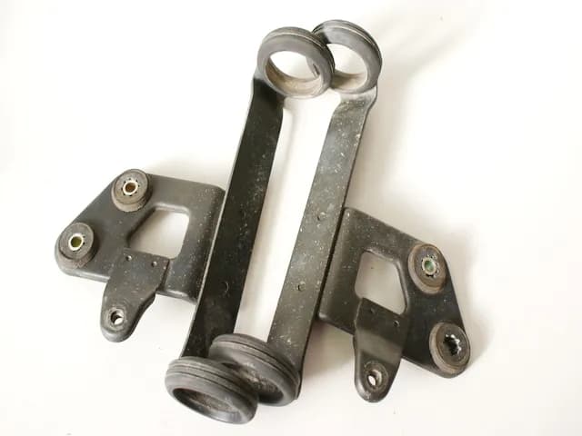 SUZUKI DR 125 SF43B HALTERUNG SCHEINWERFER HALTER TRÄGER LAMPE LAMPENHALTER