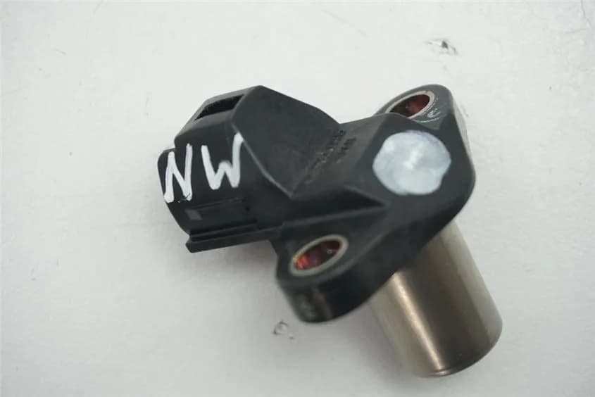 SUZUKI GSX-R 750 WVB3 NOCKENWELLENSENSOR - NUR 5753 KM