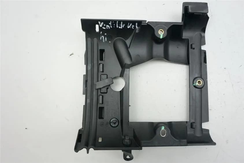 DUCATI SUPERSPORT 939 ABDECKUNG VENTILDECKEL HINTEN COVER SCHUTZ VERKABELUNG