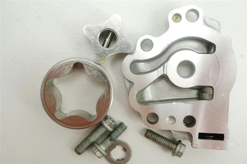 KTM 1290 SUPERDUKE R ÖLPUMPE RECHTS OIL PUMP