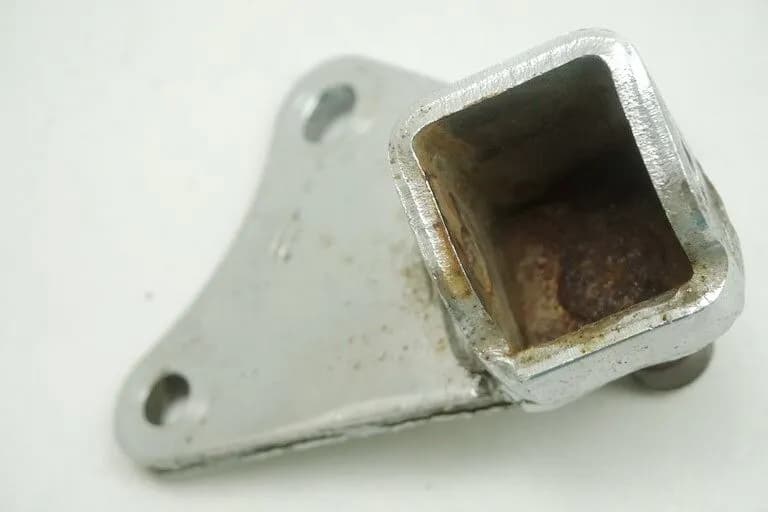 HONDA VT 500 C PC08 FUßRASTENTRÄGER FAHRER LINKS HALTER FUßRASTE HALTEPLATTE