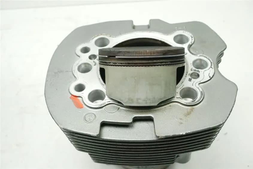 YAMAHA MT01 RP12 ZYLINDER HINTEN & KOLBEN