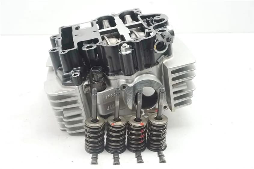 KAWASAKI VN 1600 CLASSIC VNT60A ZYLINDERKOPF HINTEN VENTILE KIPPHEBEL - 37454 KM