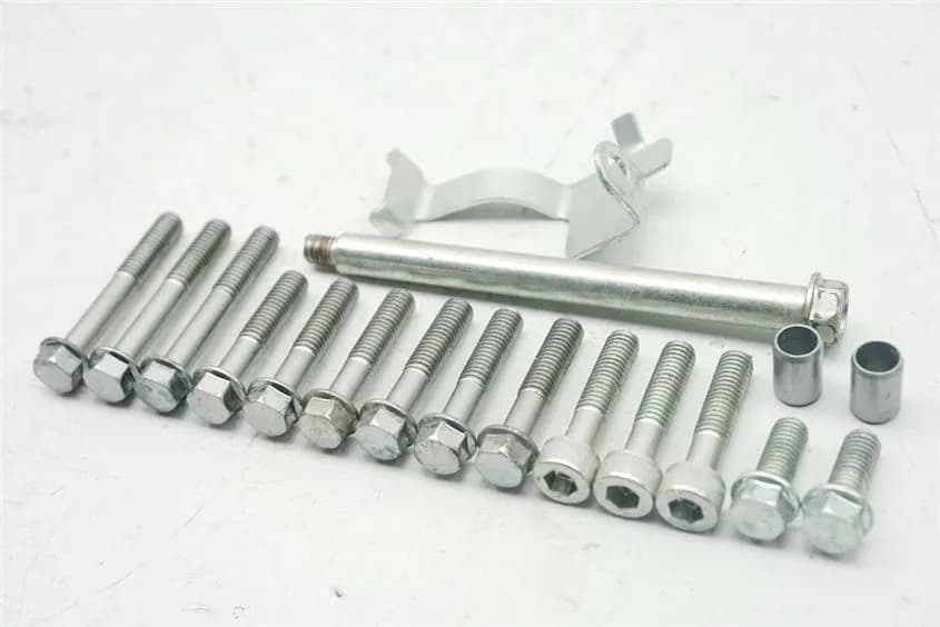 HONDA CBR 125 R JC39 SCHRAUBEN LIMADECKEL MOTORDECKEL STATOR