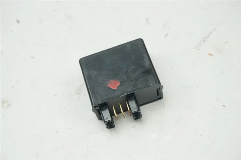 SUZUKI GSX-R 600 WVCV BLINKRELAIS BLINKGEBER BLINKERRELAIS