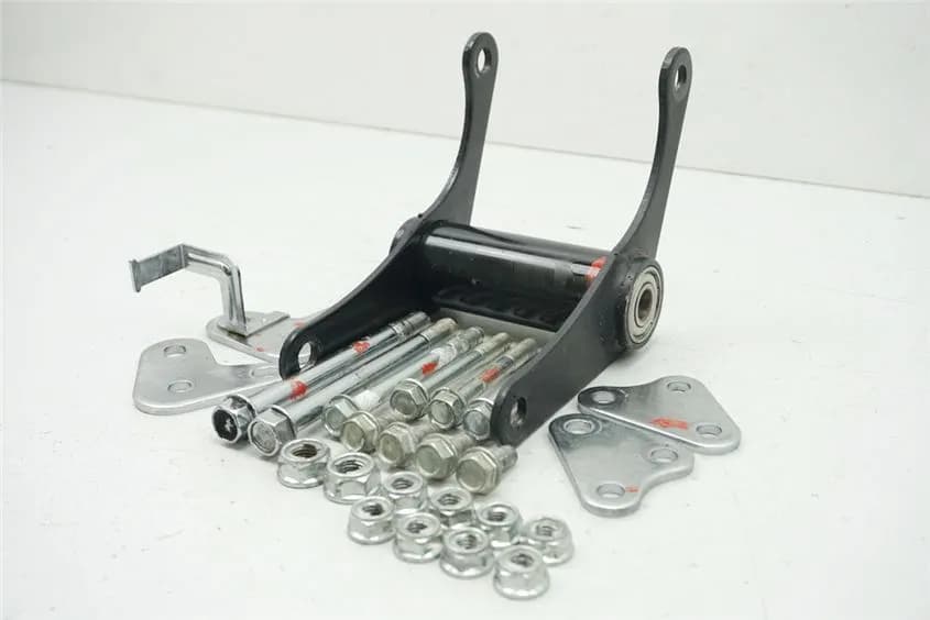 KYMCO HIPSTER 125 R1 HALTERUNG MOTOR ACHSE BOLZEN SCHRAUBEN MOTORHALTER