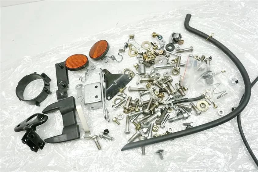 KYMCO HIPSTER 125 R1 SCHRAUBEN & KLEINTEILE & HALTER