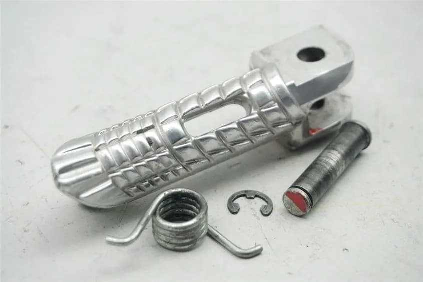 SUZUKI GSX-R 750 WVCF K6 K7 FUßRASTE FAHRER LINKS FOOTREST