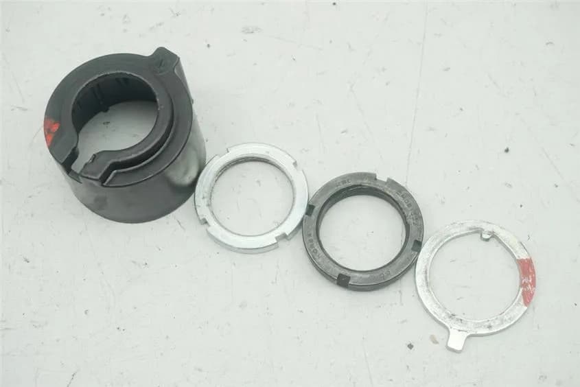 VESPA GTS 250 i.e. MUTTER SICHERUNG LENKKOPF