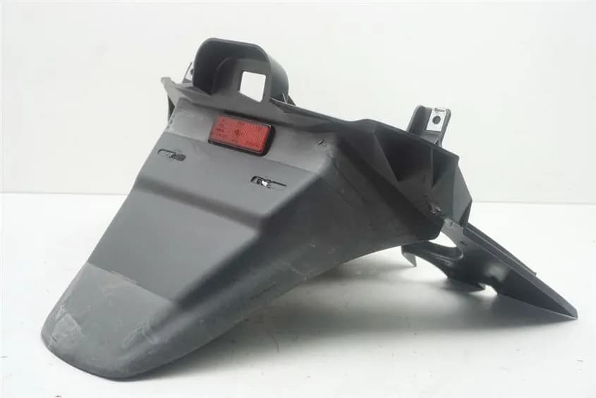 SUZUKI UH 125 CC BURGMAN K7-L3 KENNZEICHENHALTER KOTFLÜGEL SPRITZSCHUTZ