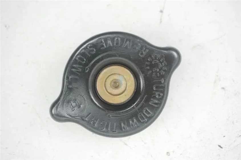 SUZUKI UH 125 CC BURGMAN K7-L3 KÜHLERDECKEL EINFÜLLSTUTZEN KÜHLER VERSCHLUß