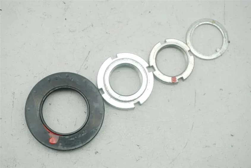 SUZUKI UH 125 CC BURGMAN K7-L3 MUTTER SICHERUNG LENKKOPF GABELBRÜCKE GABELJOCH