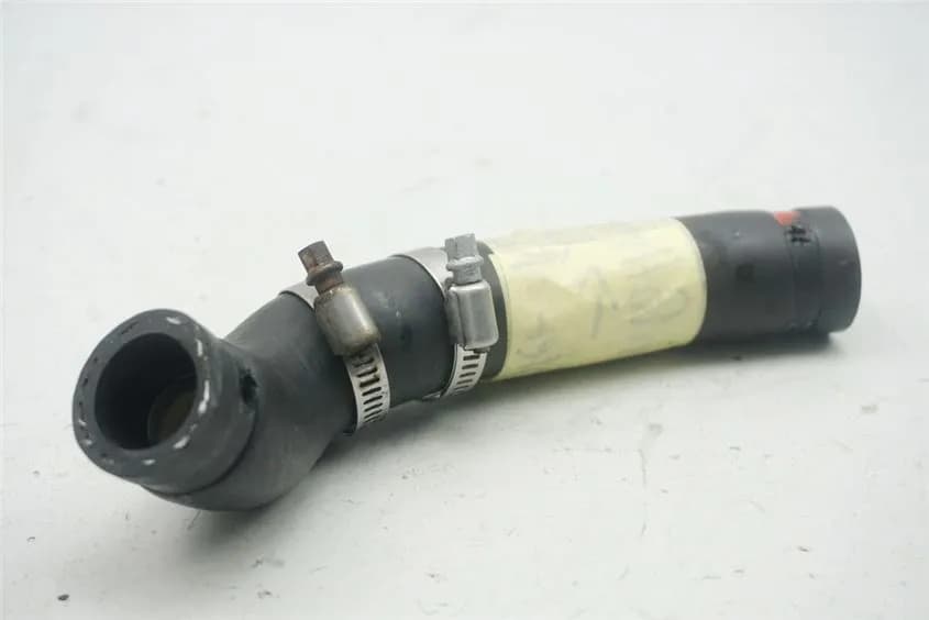 HONDA CB 500 PC32 KÜHLERSCHLAUCH EINFÜLLSTUTZEN -> KÜHLER RECHTS