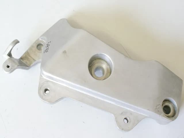 HONDA CB 600 PC34 HORNET HALTERUNG FUßRASTENPLATTE RE