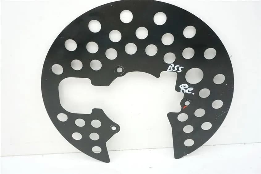 CF MOTO CF500 - 5A CFORCE 4x4 SPRITZSCHUTZ RECHTS VORN ABDECKUNG BREMSSCHEIBE