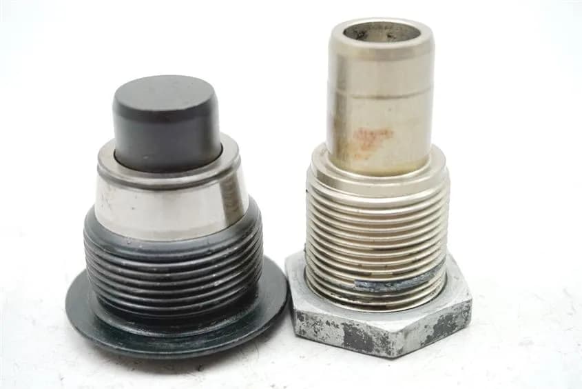 BMW R 850 R 259 SCHRAUBEN FIXIERUNG KARDAN SCHWINGE HINTEN BOLZEN