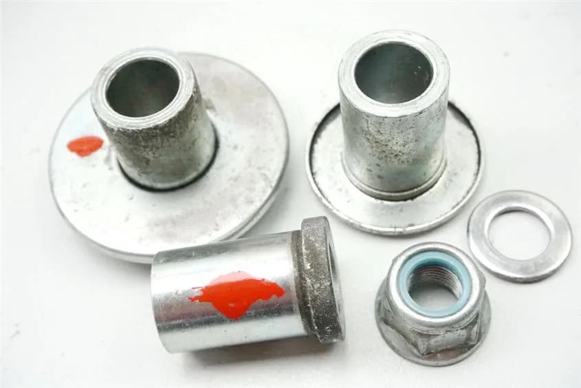 SUZUKI GSX 600 F AJ DISTANZHÜLSEN FELGE VORN MUTTER ACHSE