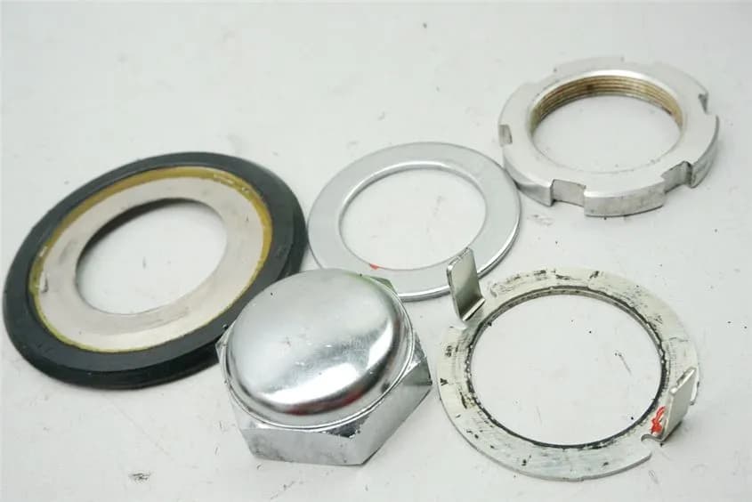 YAMAHA FZ1 S RN16 FAZER MUTTER SICHERUNG LENKKOPF GABELBRÜCKE SCHRAUBE