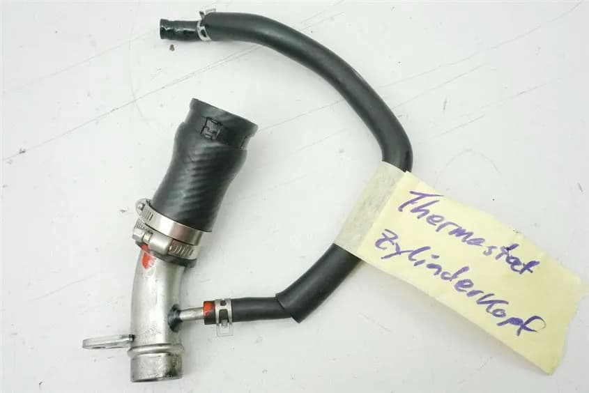 YAMAHA FZ1 S RN16 FAZER KÜHLERSCHLAUCH ROHR ANSCHLUß THERMOSTAT -> ZYLINDERKOPF