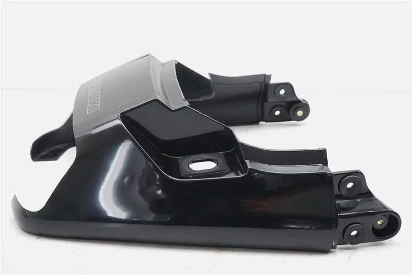 SUZUKI GSX 1100 G GV74A HECKVERKLEIDUNG MITTE ABDECKUNG COVER