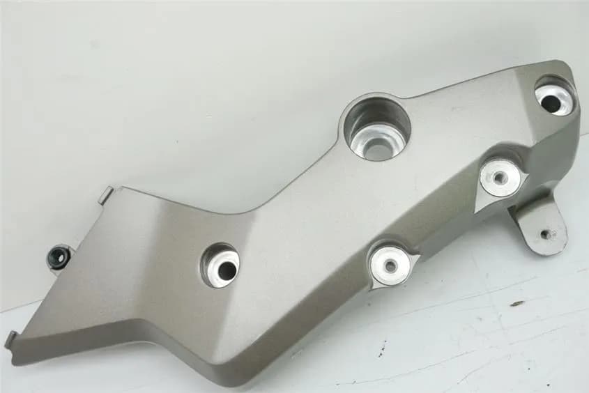 HONDA CB 1000 R ABS SC60 GRUNDPLATTE FUßRASTENTRÄGER RECHTS HALTER RAHMEN