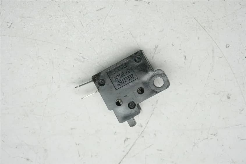 HONDA VT 500 C PC08 BREMSLICHTSCHALTER VORN