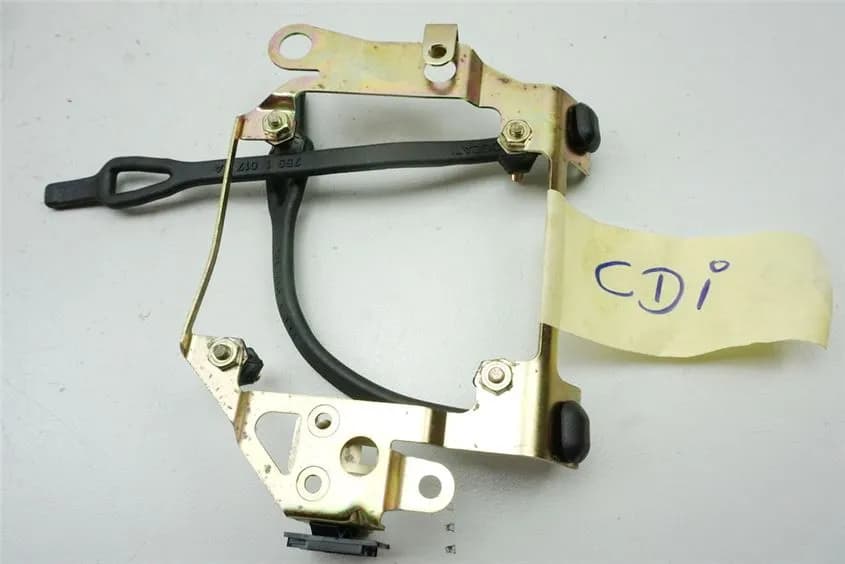 DUCATI 750 SS i.e. HALTERUNG CDI TRÄGER STEUERTEIL